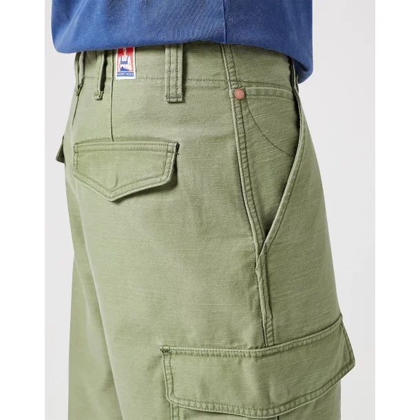 WRANGLER CARGO SHORTS  OLIVEN (REGULAR FIT) (F STR)
