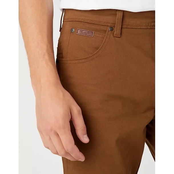 WRANGLER TEXAS JEANS SLIM STRETCH SADDLE BROWN (VINTER BOMULD)