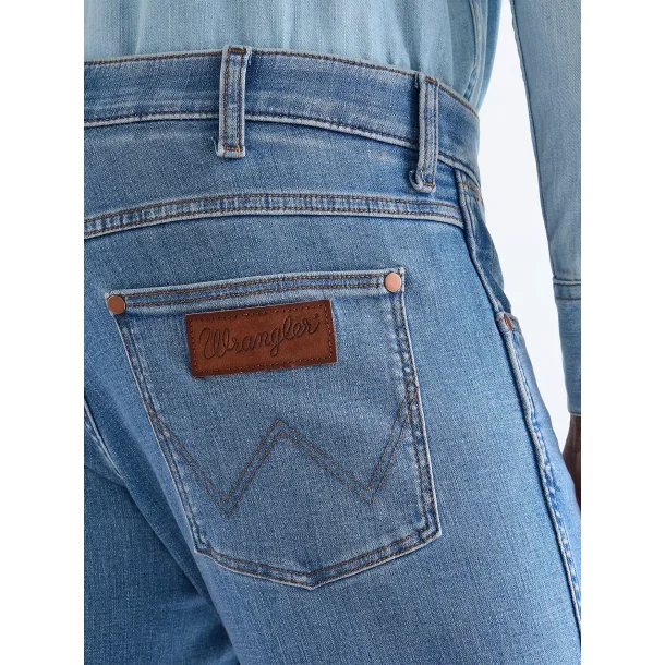 WRANGLER GREENSBORO JEANS (STRETCH) LYSEBL� (EKSTRA BL�D)