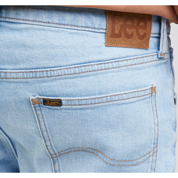 LEE DAREN STRETCH REGULAR  (LYSEBL) (F STR.)