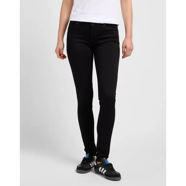 LEE SCARLETT  (SORT)