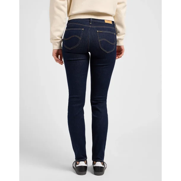 LEE SCARLETT  (MRKEBL)