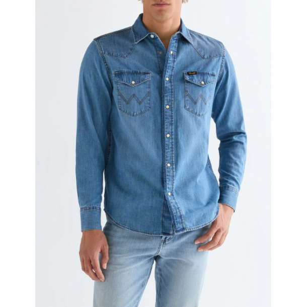 WRANGLER COWBOYSKJORTE (MID LIGHT WASH)