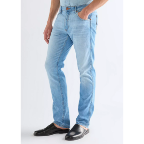 WRANGLER GREENSBORO JEANS (STRETCH) LYSEBL�