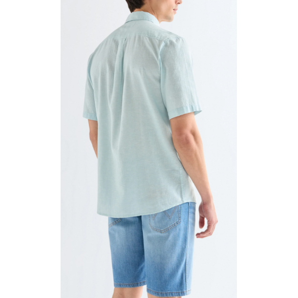 WRANGLER SKJORTE KORT �RME  LYSEBL� (H�R/BOMULD)