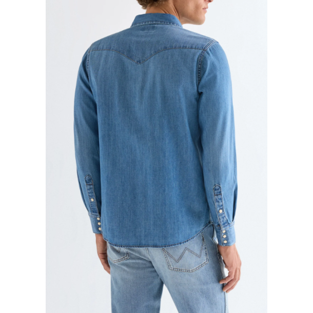 WRANGLER COWBOYSKJORTE (MID LIGHT WASH)