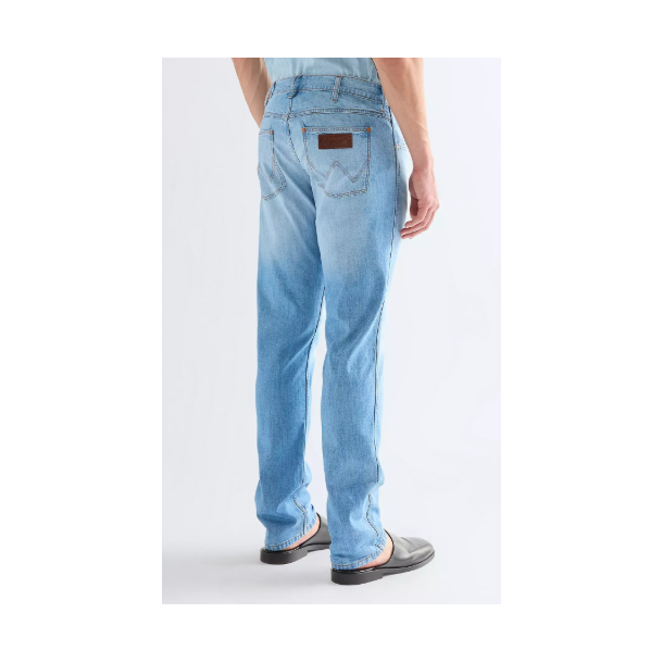 WRANGLER GREENSBORO JEANS (STRETCH) LYSEBL�