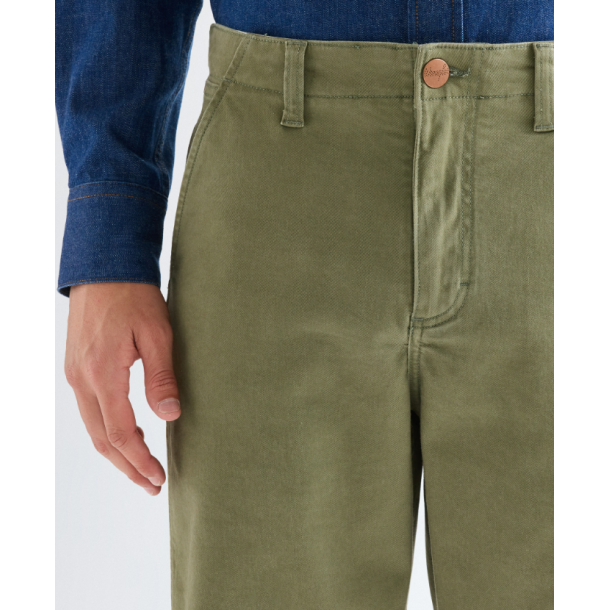 WRANGLER CHINO SHORTS DUSTY OLIVEN 