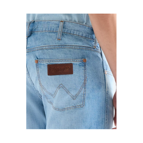 WRANGLER GREENSBORO JEANS (STRETCH) LYSEBL�