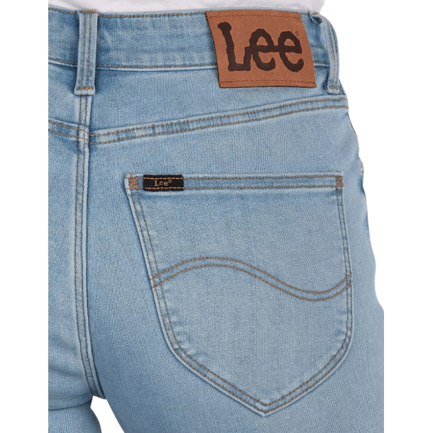 LEE MARION LYSEBL� 