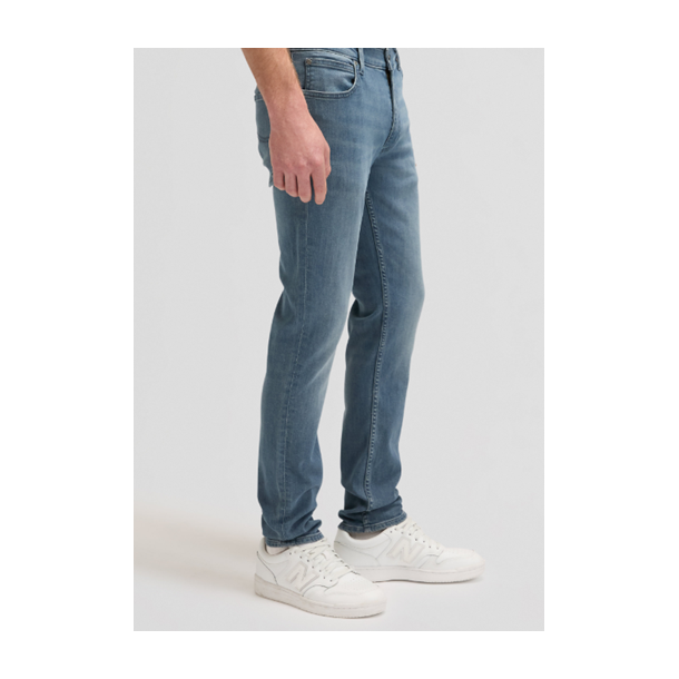 LEE LUKE SLIM TAPERED STRETCH BL�