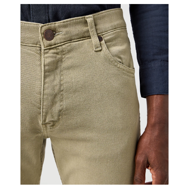WRANGLER GREENSBORO JEANS STRETCH (SOMMER UDGAVE) DARK TEA
