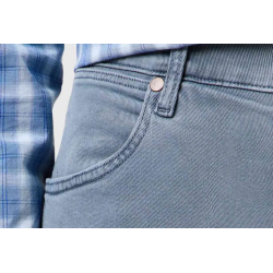 WRANGLER GREENSBORO JEANS STRETCH (SOMMER UDGAVE) DUSTY BLUE (KUN 33/32)