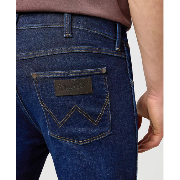 WRANGLER GREENSBORO JEANS (STRETCH) BL� (EKSTRA BL�D)