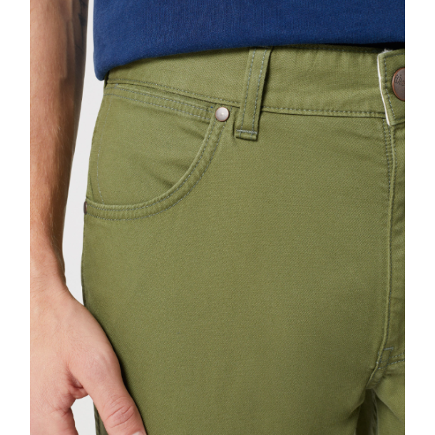 WRANGLER GREENSBORO JEANS STRETCH (SOMMER UDGAVE) OLIVEN