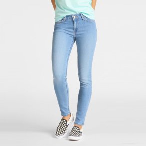 LEE SCARLETT  LYSEBL (KUN 33/33)