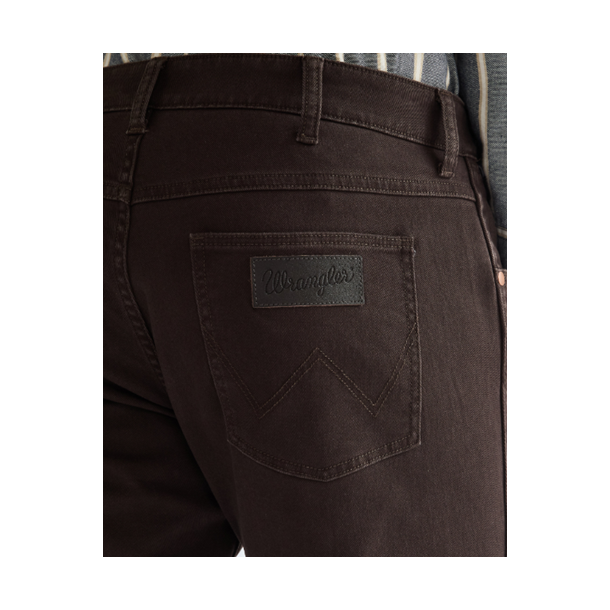 WRANGLER GREENSBORO JEANS STRETCH (VINTERBOMULD) BRUN