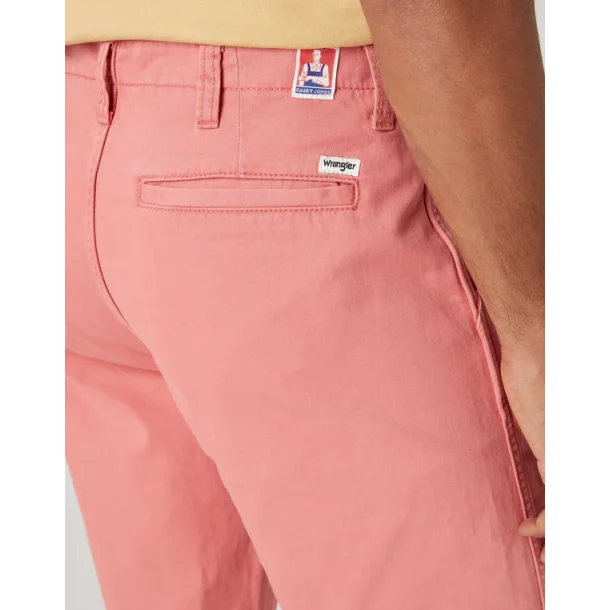 WRANGLER  SHORTS  FADED ROSE (REGULAR FIT) 