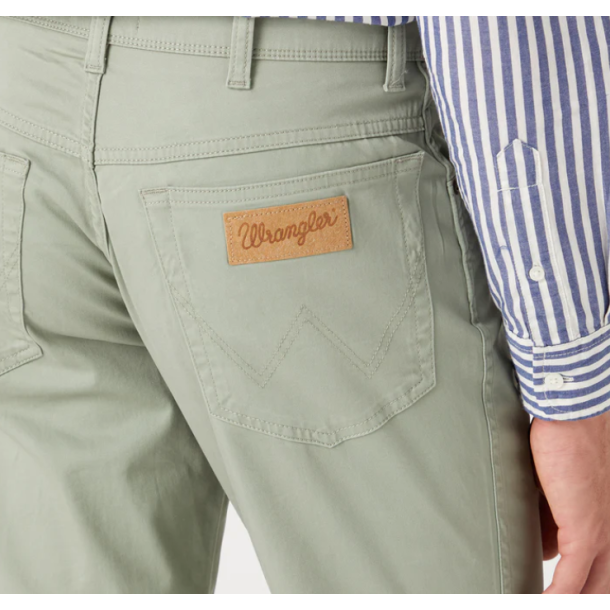 WRANGLER TEXAS JEANS SLIM (SOMMER UDGAVE) OLIVEN